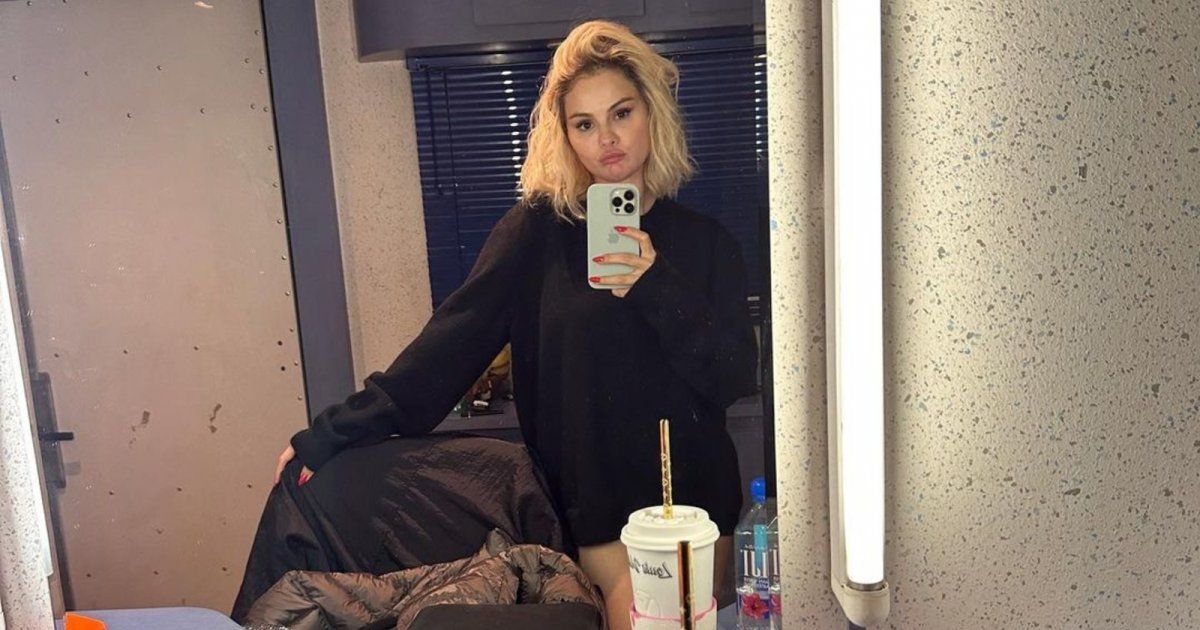 شاهد .. بالصورة - جيريمي ألين وايت يتخلى عن خاتمه من أجل سيلينا غوميز