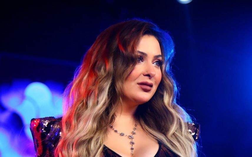 شاهد .. بالصور- باللون الأبيض تظهر.. إطلالة ملفتة لـ فرح يوسف