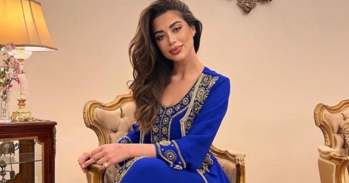 شاهد .. بالصورة- يارا السكري تخطف الأنظار بإطلالة ساحرة مليئة بالورود