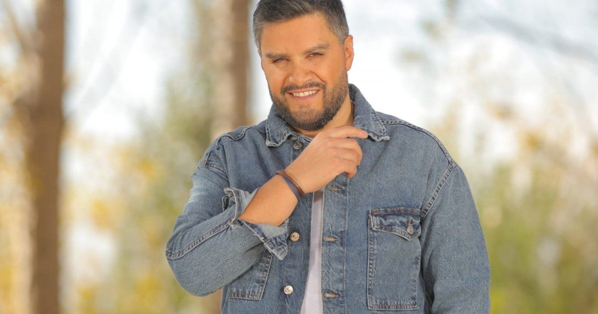 شاهد .. يحتفل اليوم هشام الحاج بعيد ميلاده.. وهذا ما وصلت إليه أغنيته " بو الشامية "