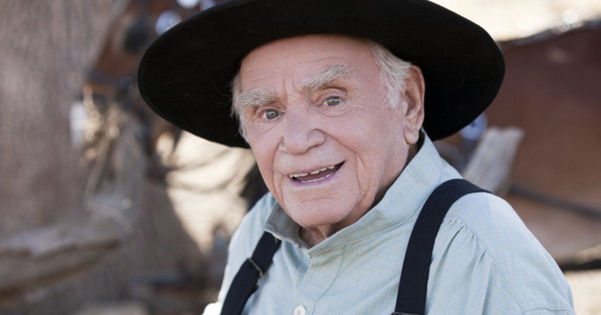 شاهد .. إرنست بورغنين.. واحد من آخر جيل العمالقة في السينما الأميركية القديمة