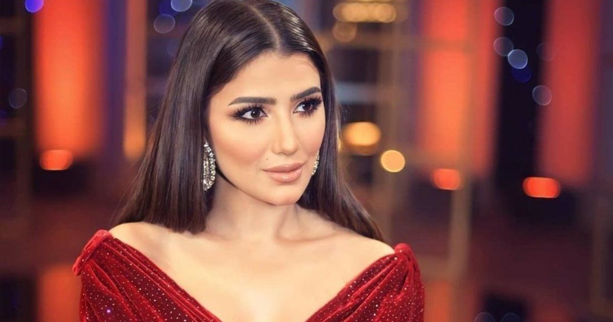 شاهد .. بالصورة- بإطلالة رائعة تحبس الأنفاس.. مي عمر تتألق تحت أشعة الشمس