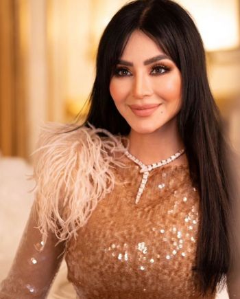 شاهد .. بالصور- بإطلالة ساحرة تحبس الأنفاس.. لجين عمران تتالق بأناقتها