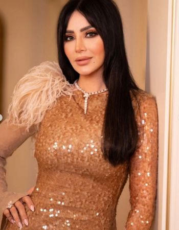 شاهد .. بالصور- بإطلالة ساحرة تحبس الأنفاس.. لجين عمران تتالق بأناقتها