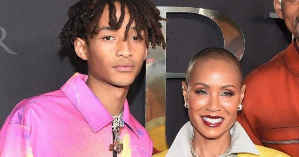 شاهد .. بالصور- بكلمات جميلة وصور من طفولته.. جادا بينكيت سميث تعايد إبنها جايدن بعيد ميلاده الـ 25