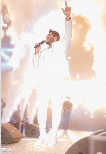 شاهد .. مشهد تاريخي في لبنان في عشق تامرحسني