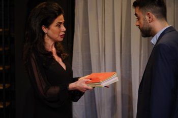 شاهد .. خاص - " دفاتر لميا " .. قصة حقيقية عن قاصر دمّر والدها مستقبلها