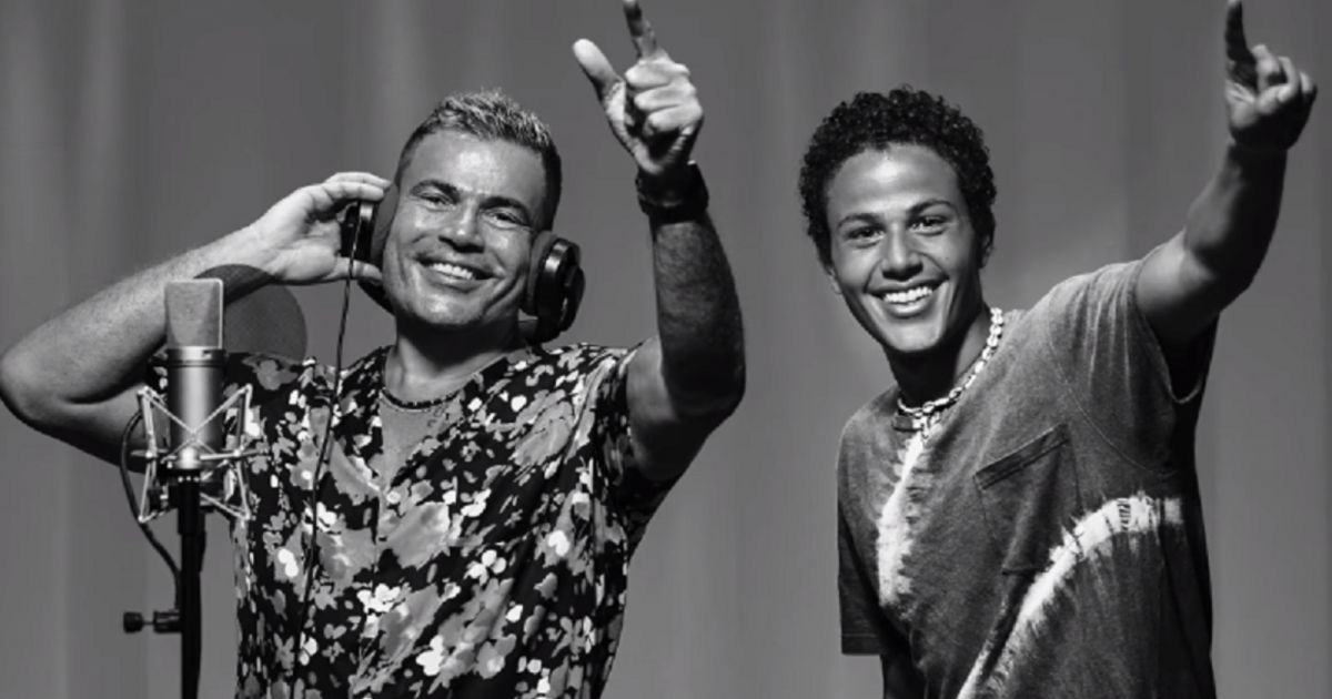 شاهد .. بالفيديو- عمرو دياب يحمس الجمهور لأغنيته المنتظرة "يا ليل" بالإشتراك مع إبنه عبدالله.. إليكم موعد العرض