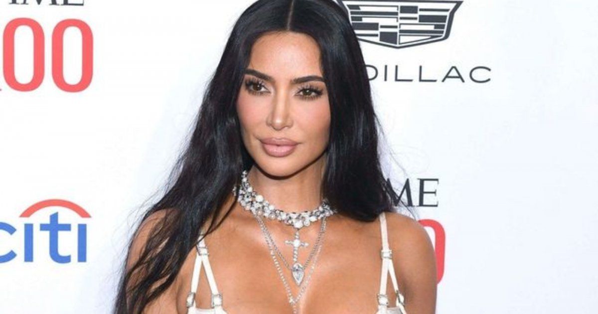 شاهد .. بالصورة - كيم كارداشيان تظهر كالأميرة في أحد عروض الأزياء في إيطاليا