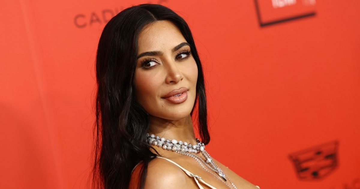 شاهد .. تنمر كبير على شكل قدمي كيم كارداشيان.. تشبه الرجال وتمتلك 6 أصابع؟