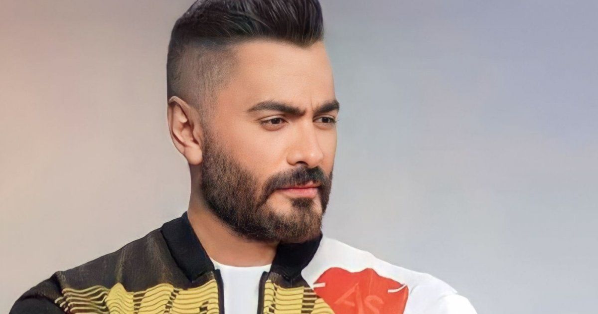 شاهد .. بالفيديو- شخصية مشهورة تنضم للرقص مع تامر حسني على خشبة مسرح حفل العلمين..إليكم التفاصيل