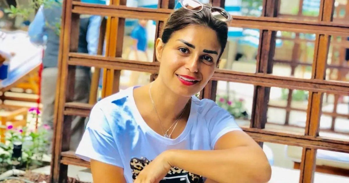 شاهد .. بالصور- منة فضالي تستمتع بوقتها في تركيا بإطلالة كاجول رائعة