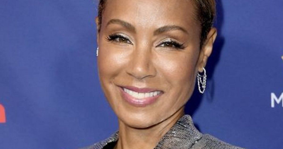 شاهد .. بالصور - جادا بينكيت سميث تعلن تعافيها من مرض الثعلبة