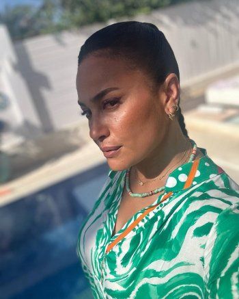 شاهد .. هند صبري تخطف قلوب متابعيها بصورها الجديدة