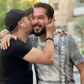 شاهد .. معتز وعصام يجتمعان بعد 13 عاماً-بالصور