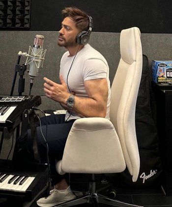 شاهد .. تامر حسني يشوق لعمله الجديد: "دراما من العيار الأتقل من التقيل"