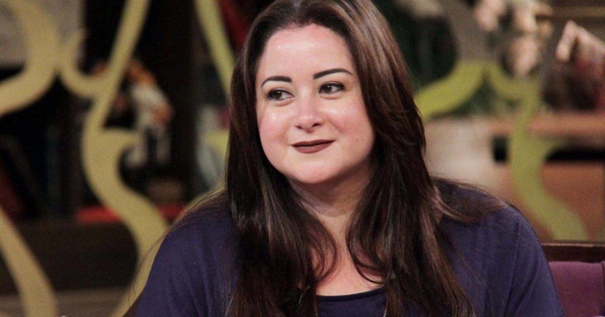 شاهد .. مي نور الشريف تحيي الذكرى الثامنة لوفاة والدها بهذه الطريقة