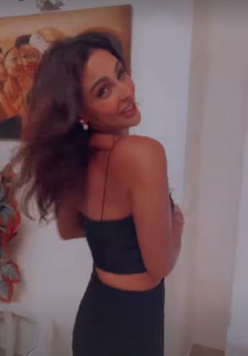 شاهد .. إطلالة جريئة لميس حمدان .. تحبس الأنفاس