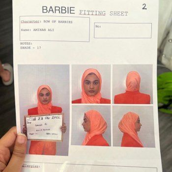 شاهد .. أمينة علي.. تعرفوا إلى أول "باربي" مسلمة ومحجبة!