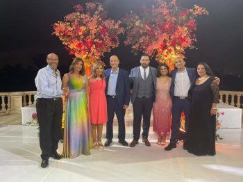 شاهد .. عمرو أديب ولميس الحديدي يحتفلان بخطوبة ابنهما خالد-بالصور