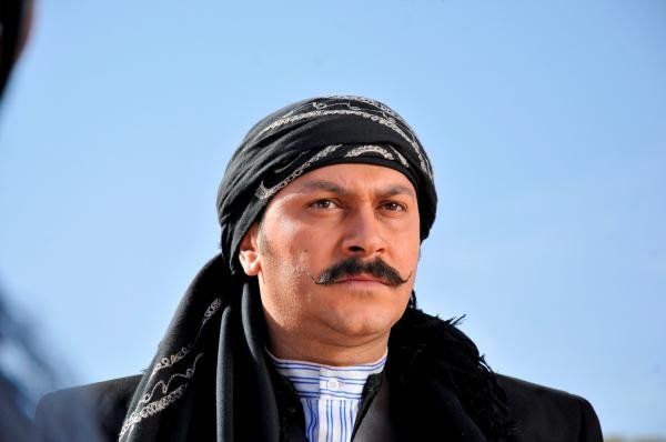 شاهد .. "معتز" يلتقي بـ "النمس"..وتعليق مفاجئ وطريف منه-بالصورة