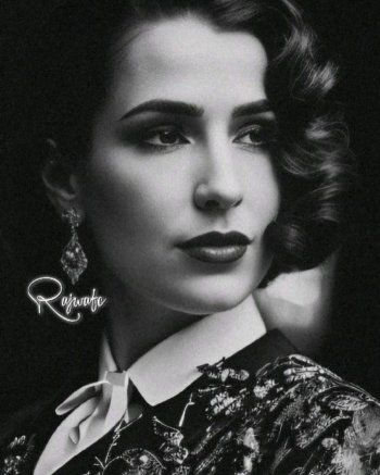 شاهد .. الأميرة رجوة آل سيف بشعر مموّج وتضع تاجاً على رأسها-بالصور