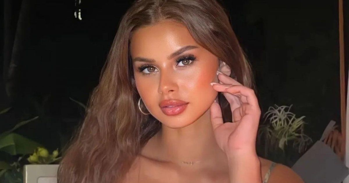 شاهد .. منة عرفة تطل من المالديف.. وهكذا بدت بالمايوه