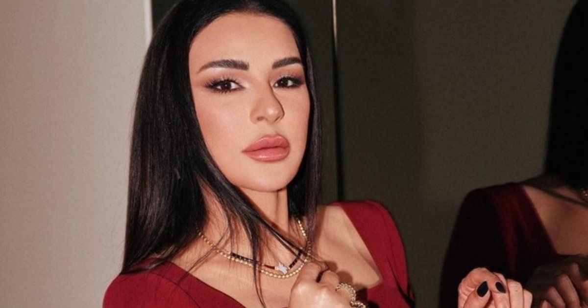 شاهد .. بالصور- من شوارع لندن..ماغي بو غصن تستمتع بوقتها مع عائلتها