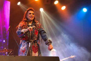 شاهد .. خاص - سيمون : لم أتوقع إقبال الجمهور بهذا الكم على حفلتي .. وهذا رأيي بأغاني المهرجانات