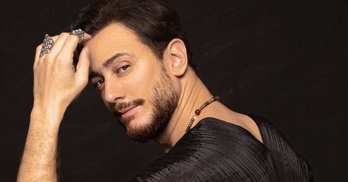 شاهد .. بالصورة- سعد لمجرد يحدث جدلاً كبيراً بلباسه الذي وصفه المتابعون بـ"زي النساء"