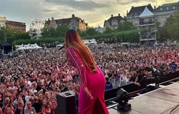 شاهد .. بالصور- كارول سماحة تتألق بحفل غنائي في السويد وسط حضور لبناني