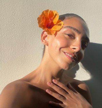 شاهد .. بالصور- بسبب ملامح وجهها الرائعة.. الجمهور يتغزل بـ سلمى أبو ضيف