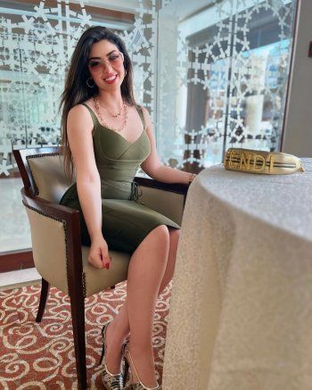 شاهد .. بالصور- بإطلالة ساحرة تحبس الأنفاس..ميرنا جميل تخطف أنظار الجمهور