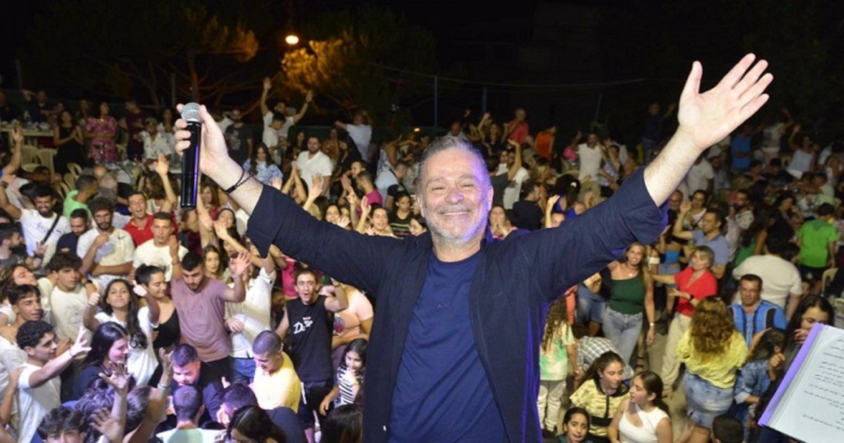 شاهد .. بالصور - نقولا الأسطا يحيى حفلاً إستثنائياً ضمن مهرجانات عينطورة