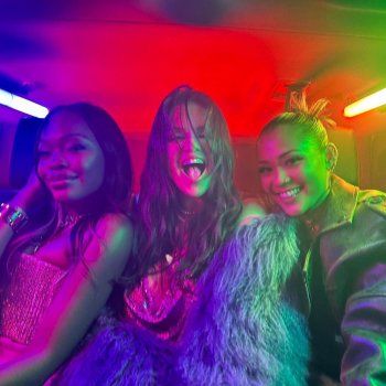 شاهد .. بالصور - بعد أن أثارت الجدل سيلينا غوميز تؤكد هذه الشائعات