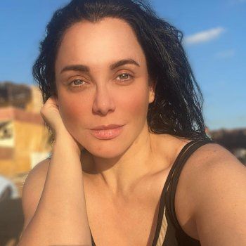 شاهد .. أحدث إطلالة لـ سلاف فواخرجي من أحد الشواطئ تخطف القلوب