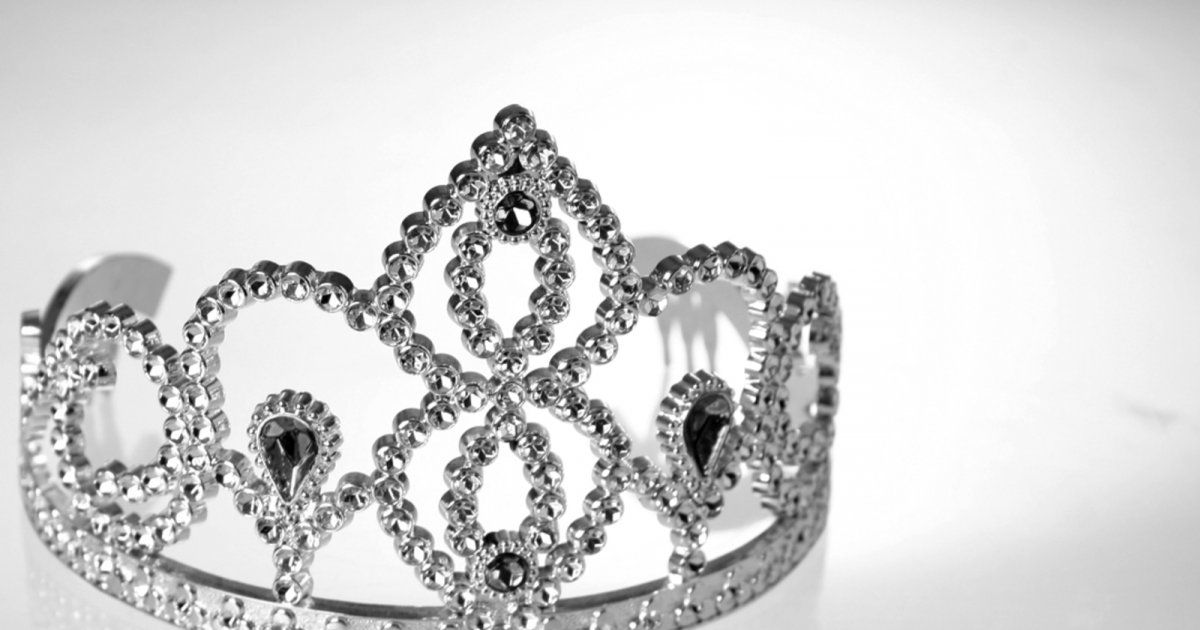 شاهد .. تعرفوا إلى ملكة جمال المغتربين اللبنانية.. سحرها فاق التوقعات