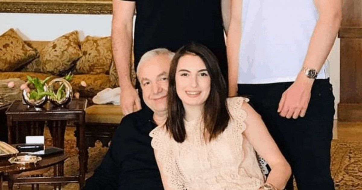 شاهد .. الصورة الأولى من إكليل ماريا إلياس المر وإيلي أبو ناضر في كنيسة مار يوسف بسكنتا