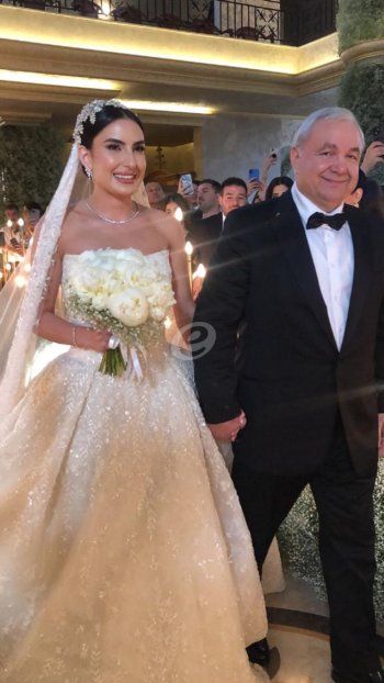 شاهد .. الصورة الأولى من إكليل ماريا إلياس المر وإيلي أبو ناضر في كنيسة مار يوسف بسكنتا