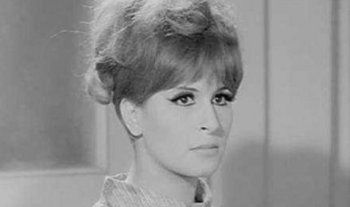 شاهد .. ممثلة إغراء مصرية رفضت عرض عادل إمام وإبنها خجل من أدوارها