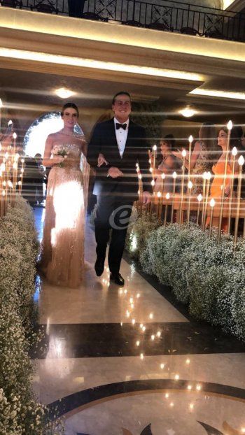 شاهد .. الصورة الأولى من إكليل ماريا إلياس المر وإيلي أبو ناضر في كنيسة مار يوسف بسكنتا