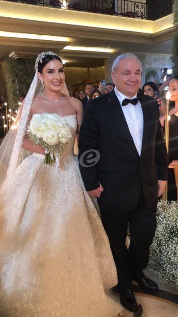 شاهد .. الصورة الأولى من إكليل ماريا إلياس المر وإيلي أبو ناضر في كنيسة مار يوسف بسكنتا