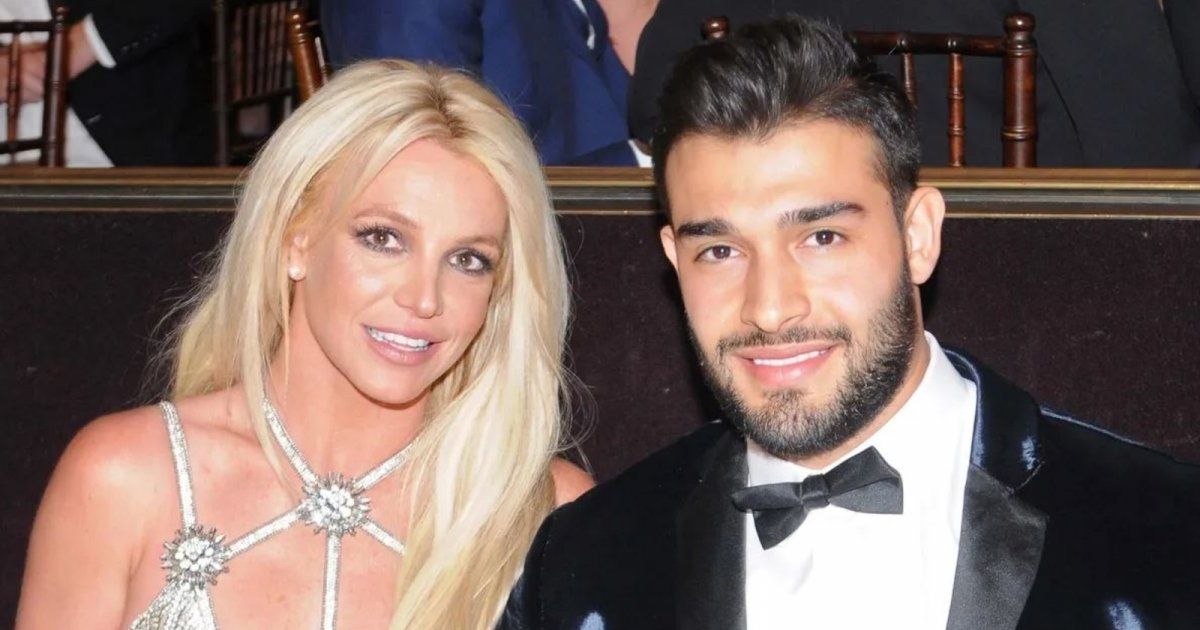 شاهد .. سام أصغري: "بريتني سبيرز ضربتني وأنا نائم".. وصور مفاجئة تؤكد كلامه