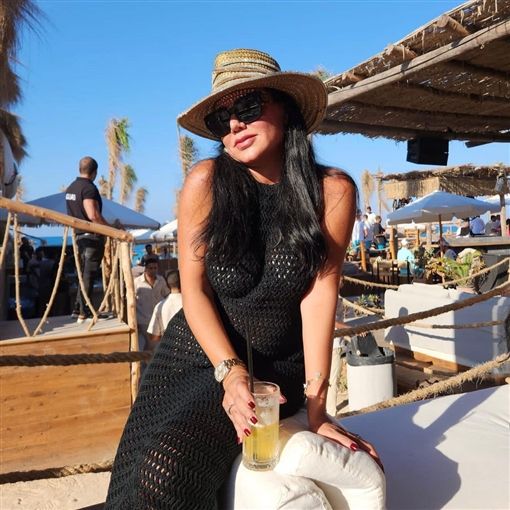 بكاش مايوه شبك.. رانيا يوسف في إطلالة جريئة على البحر