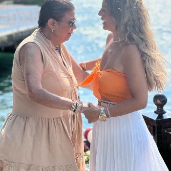 شاهد .. بالصور- منة فضالي تستمتع بوقتها مع أمها في تركيا وتقول لها هذه الكلمات