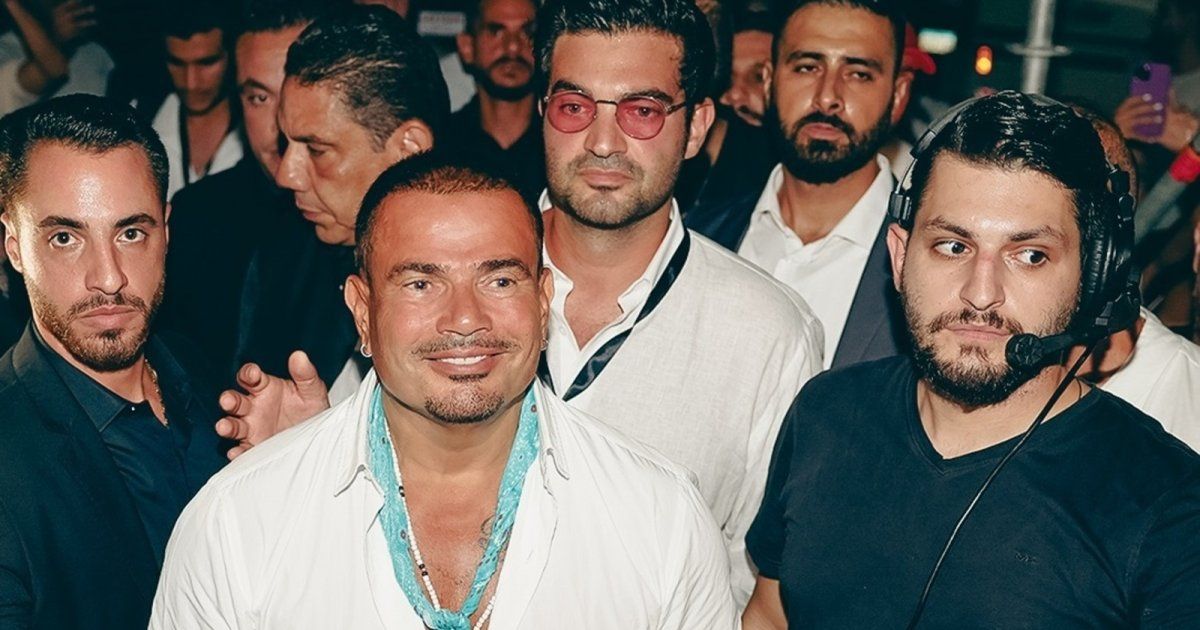 شاهد .. بعد الضجة الكبيرة بخصوص تعهدات الصحافيين.. عمرو دياب لم يفرض أو يطالب بوضع أي شروط!