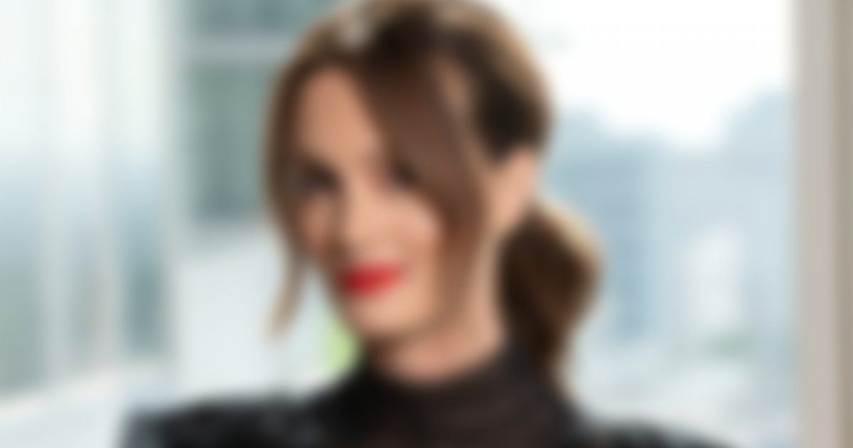 شاهد .. هذه النجمة ولدت وعاشت طفولتها في السجن.. تعرفوا إلى قصتها!