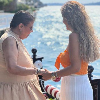 شاهد .. بالصور- منة فضالي تستمتع بوقتها مع أمها في تركيا وتقول لها هذه الكلمات