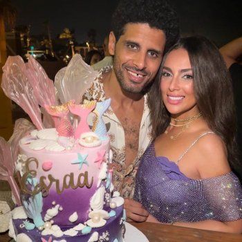 شاهد .. بالصور- بأحضان ورومانسية..حمدي الميرغني يعايد زوجته إسراء عبد الفتاح في عيد ميلادها بهذه الكلمات