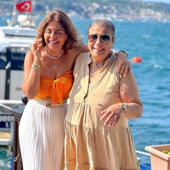 شاهد .. بالصور- منة فضالي تستمتع بوقتها مع أمها في تركيا وتقول لها هذه الكلمات